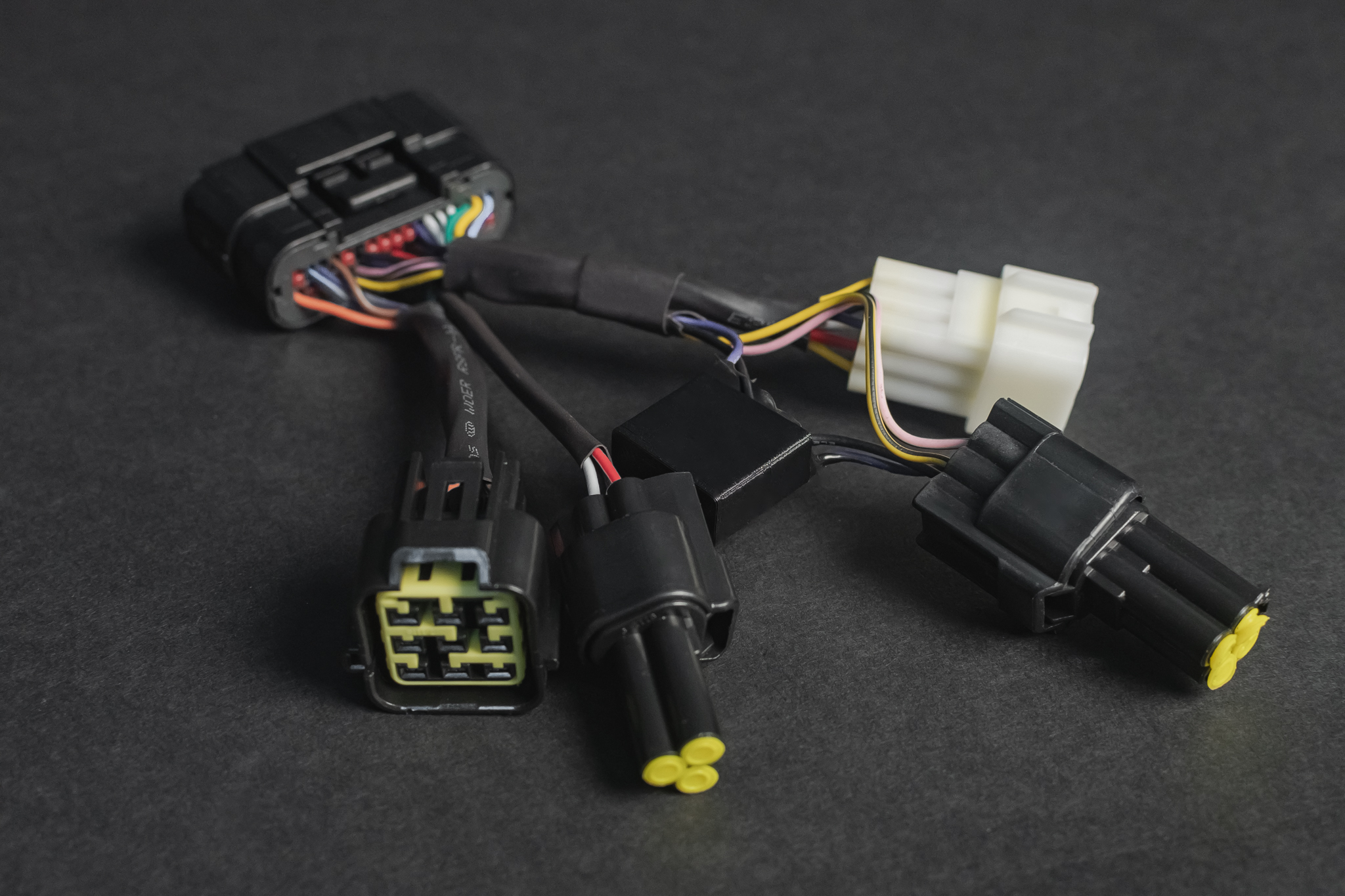 Torp TC500/TC1000 laidų pynė Talaria MX3 MX4 iš arti