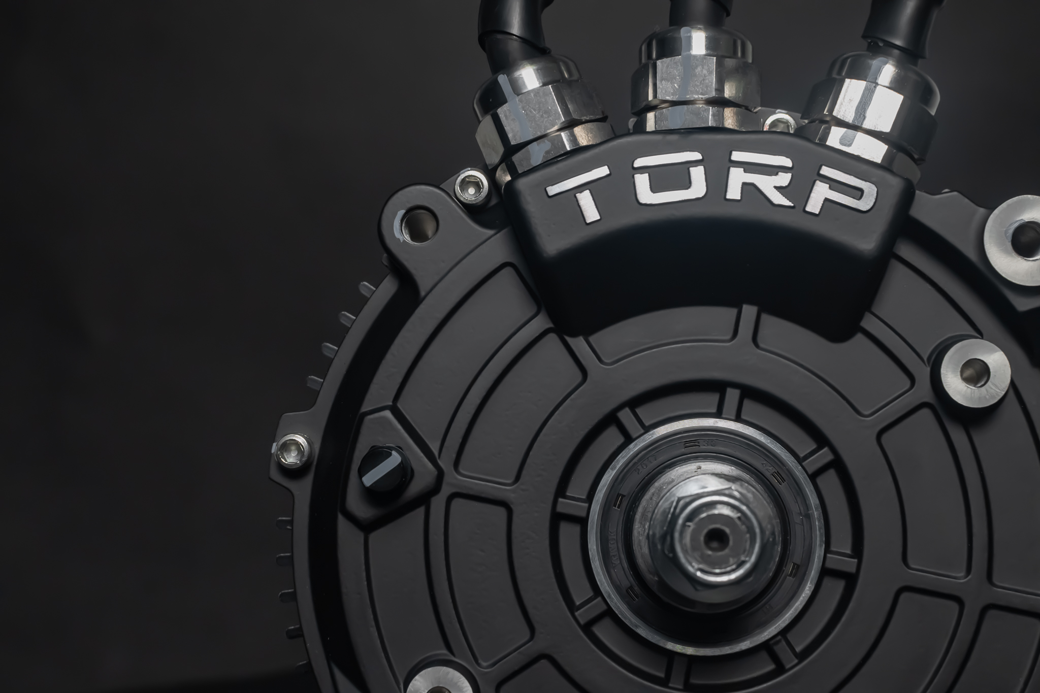 Torp TM40 Pro IPM variklis Sur-Ron Light Bee, jungčių ir laidų išvedimų vaizdas