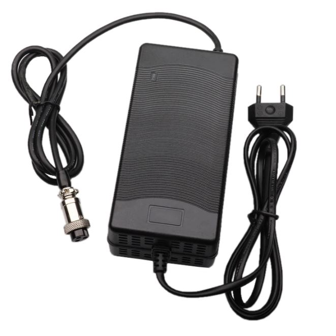 Chargeur 60V 2A avec ventilateur pour vélo électrique et trottinette électrique