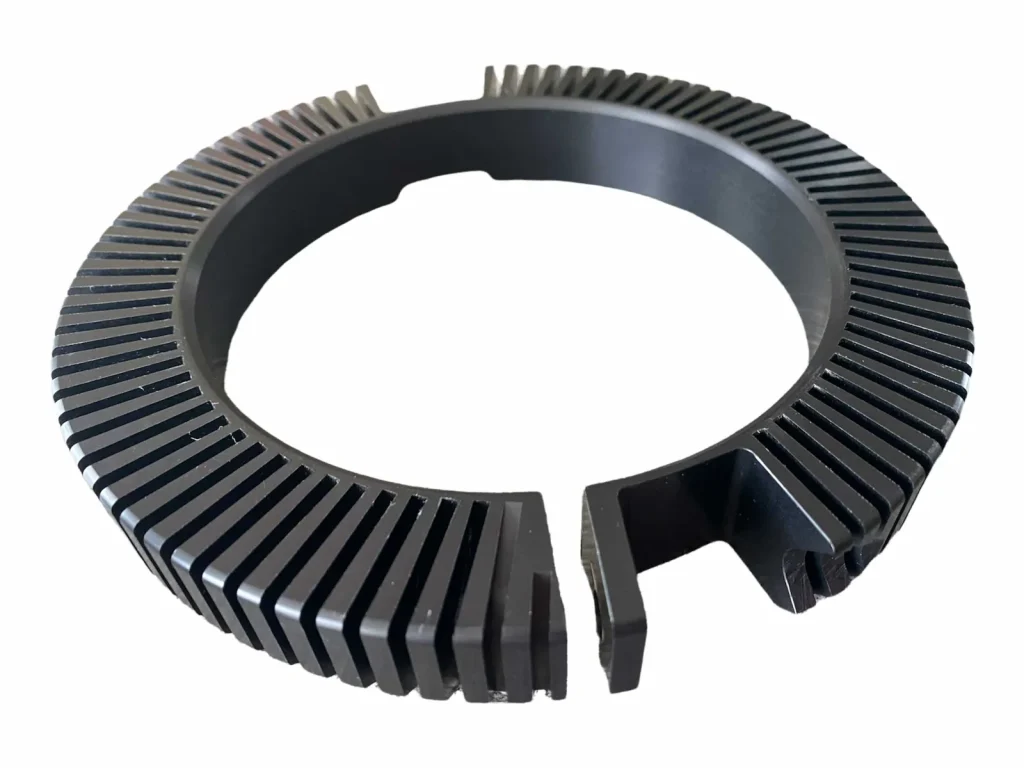 Czarny aluminiowy radiator do silnika INOKIM OXO